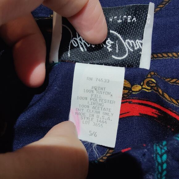 Vintage 80s Women's Sz 5/6 Blue Cropped Quilted Jacket Gold Buttons Mob Wife - Picture 6 of 8